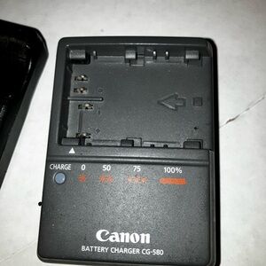 Cannon battery charger cg580